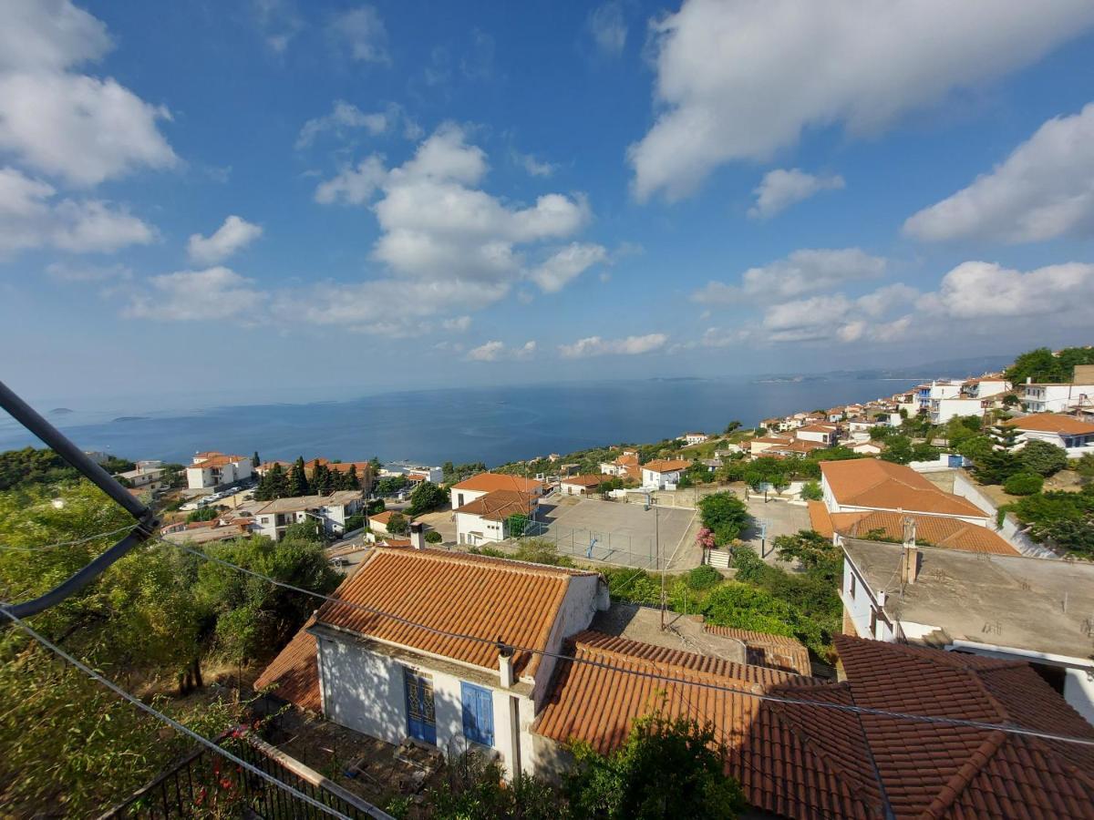 George'S Apartment Loutraki  Bagian luar foto