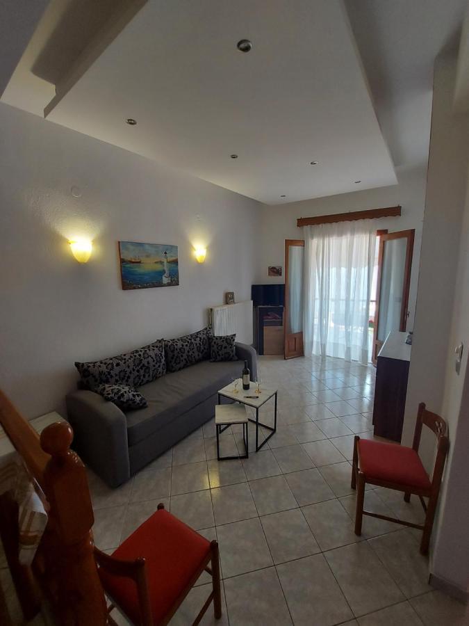 George'S Apartment Loutraki  Bagian luar foto