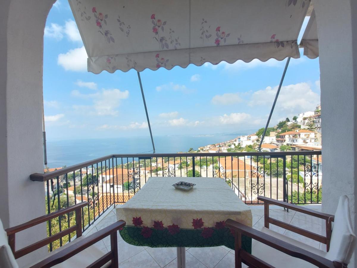 George'S Apartment Loutraki  Bagian luar foto