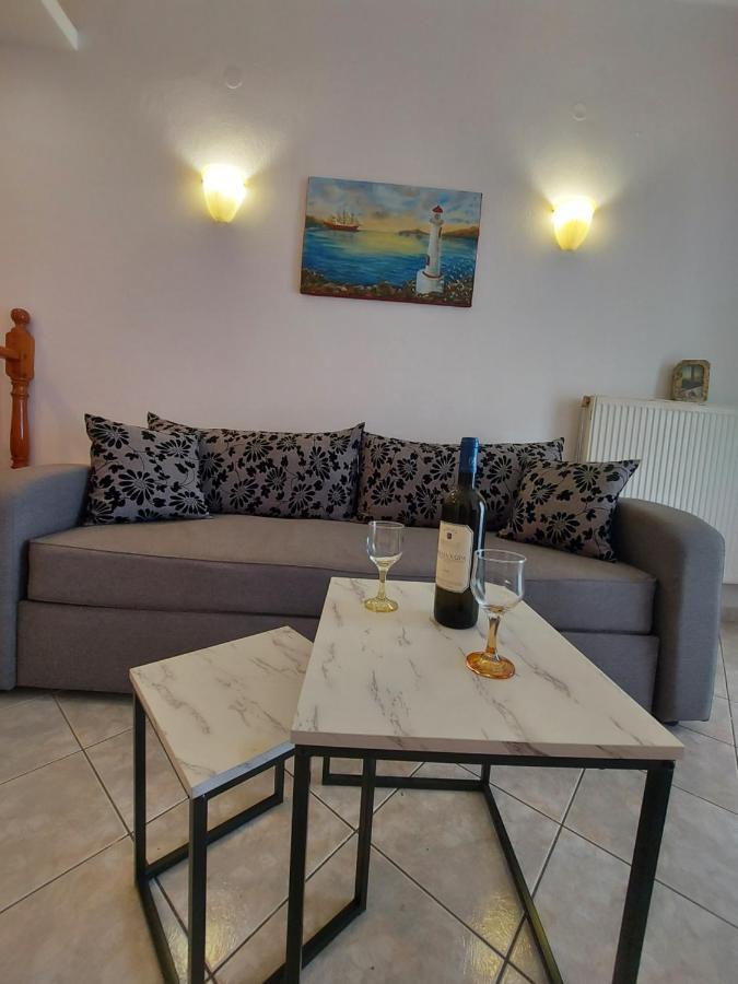 George'S Apartment Loutraki  Bagian luar foto