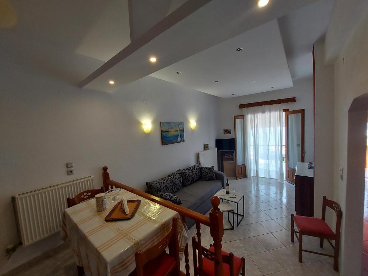 George'S Apartment Loutraki  Bagian luar foto